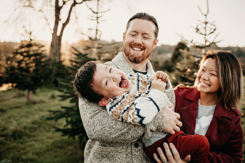 25 more cute Family Christmas picture ideas