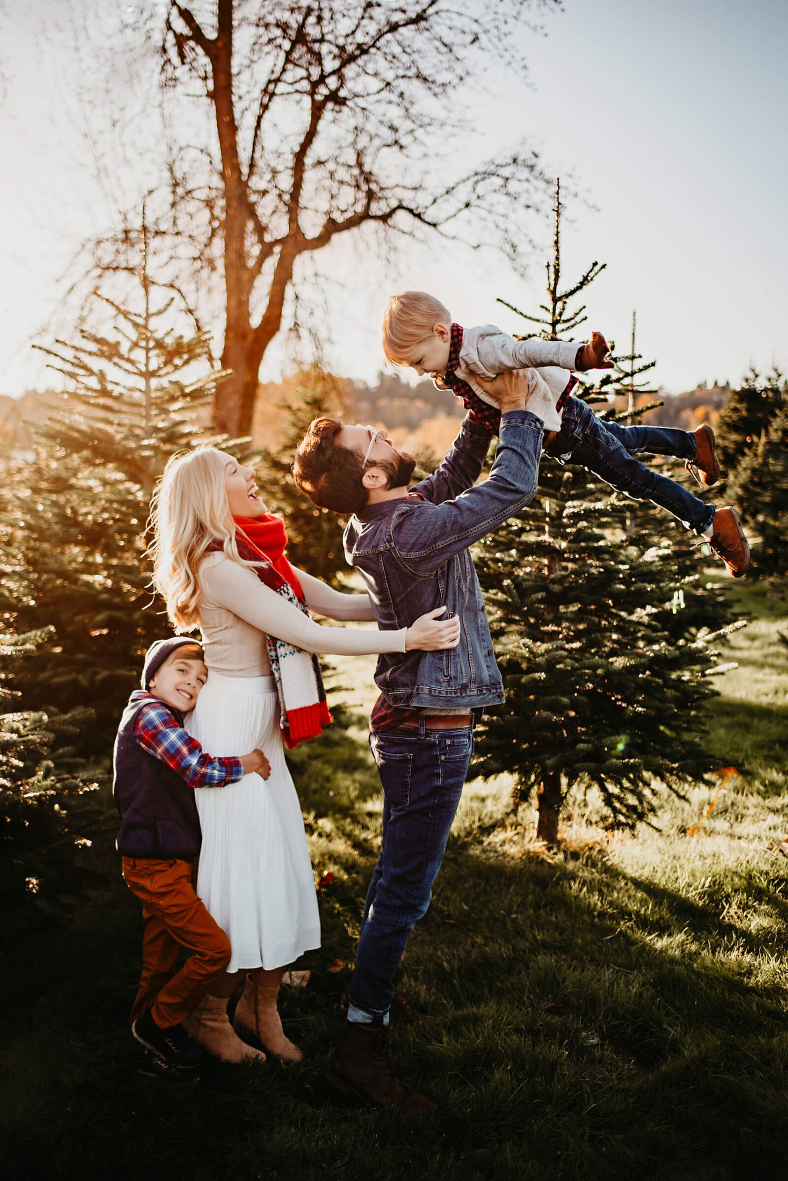 Christmas Tree Farm Family Photos: Samples, Outfit Tips, and More
