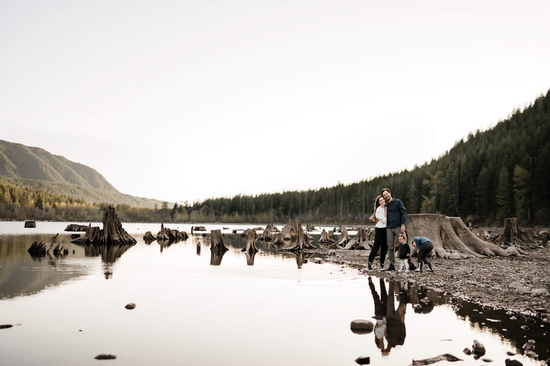 Lifestyle family photography at a lake in Seattle area