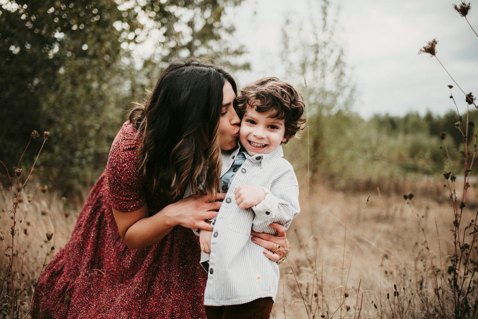 Pregnancy photos with a sibling in the Seattle area