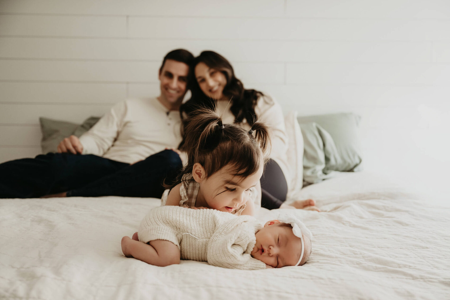Family newborn photos with big sister