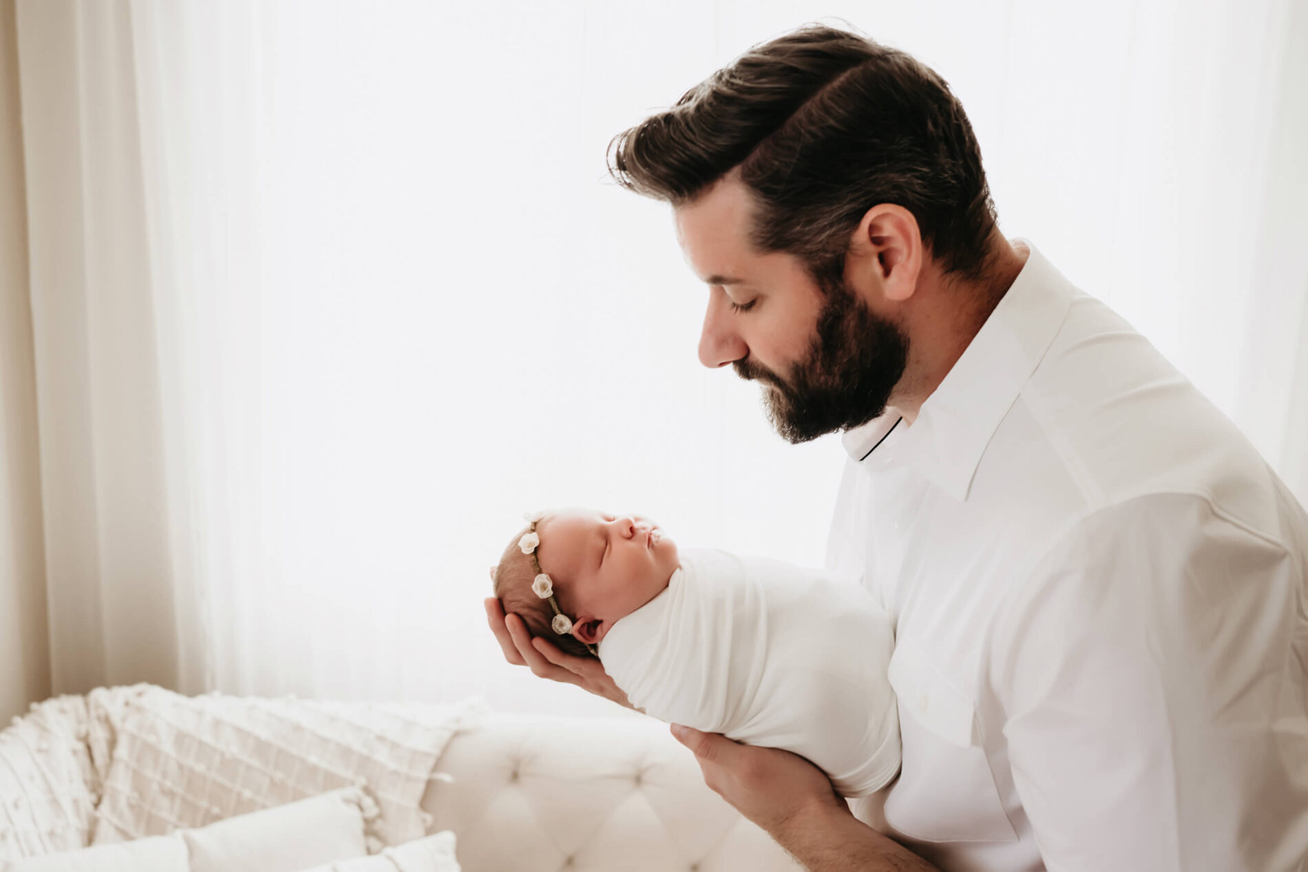 Newborn photo shoot with dad