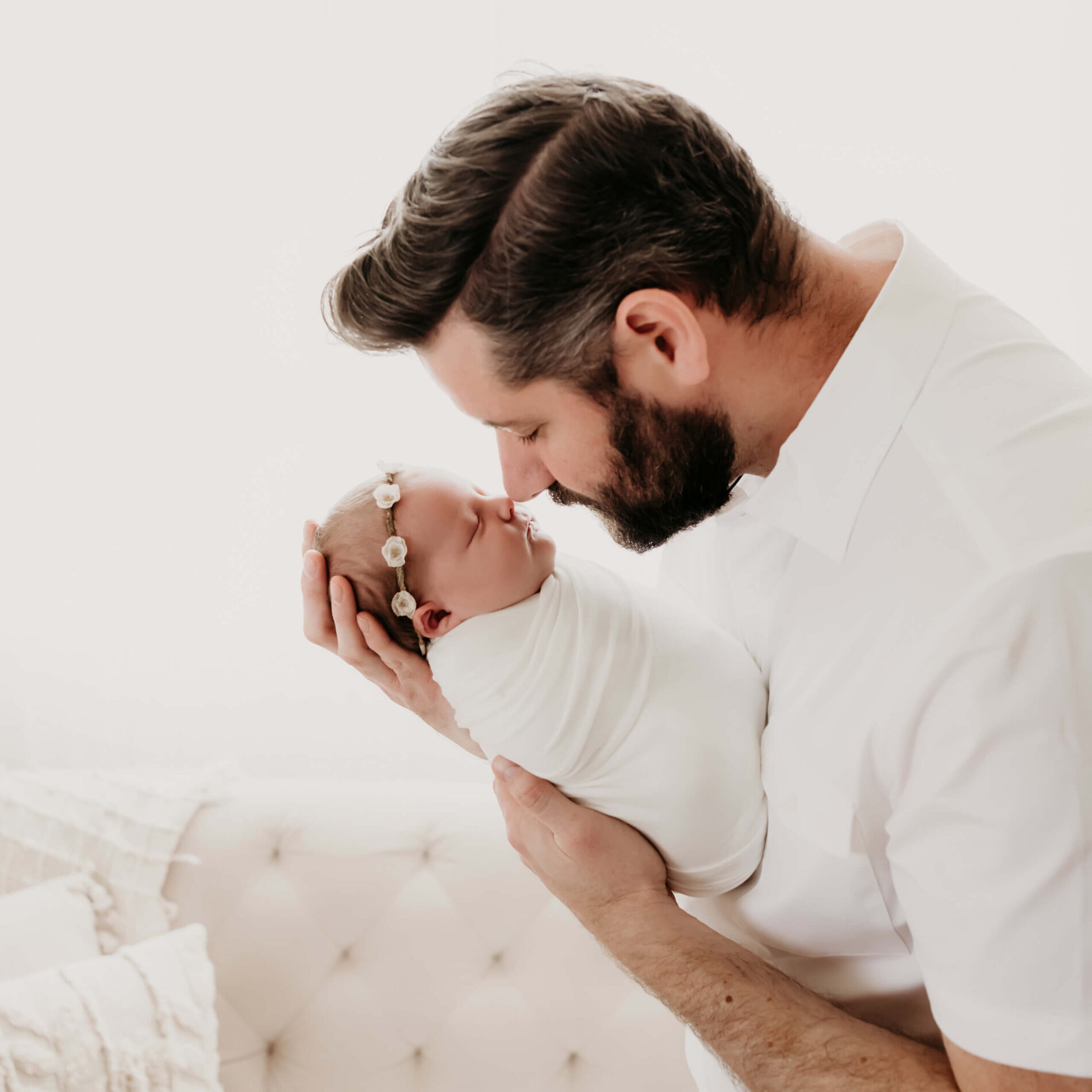 Newborn photo shoot outfit idea for dad