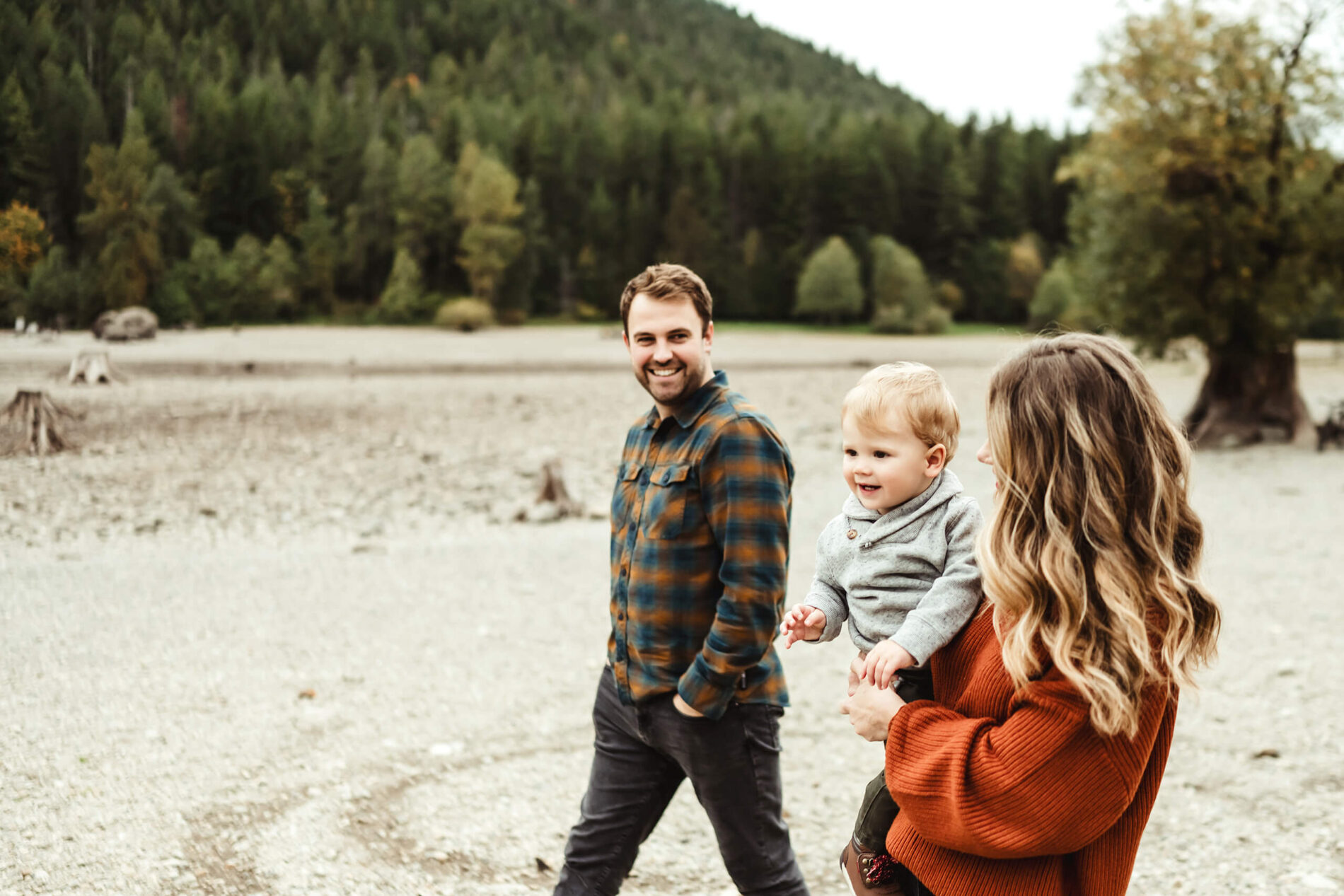 Mountain family mini-session in the Cascades