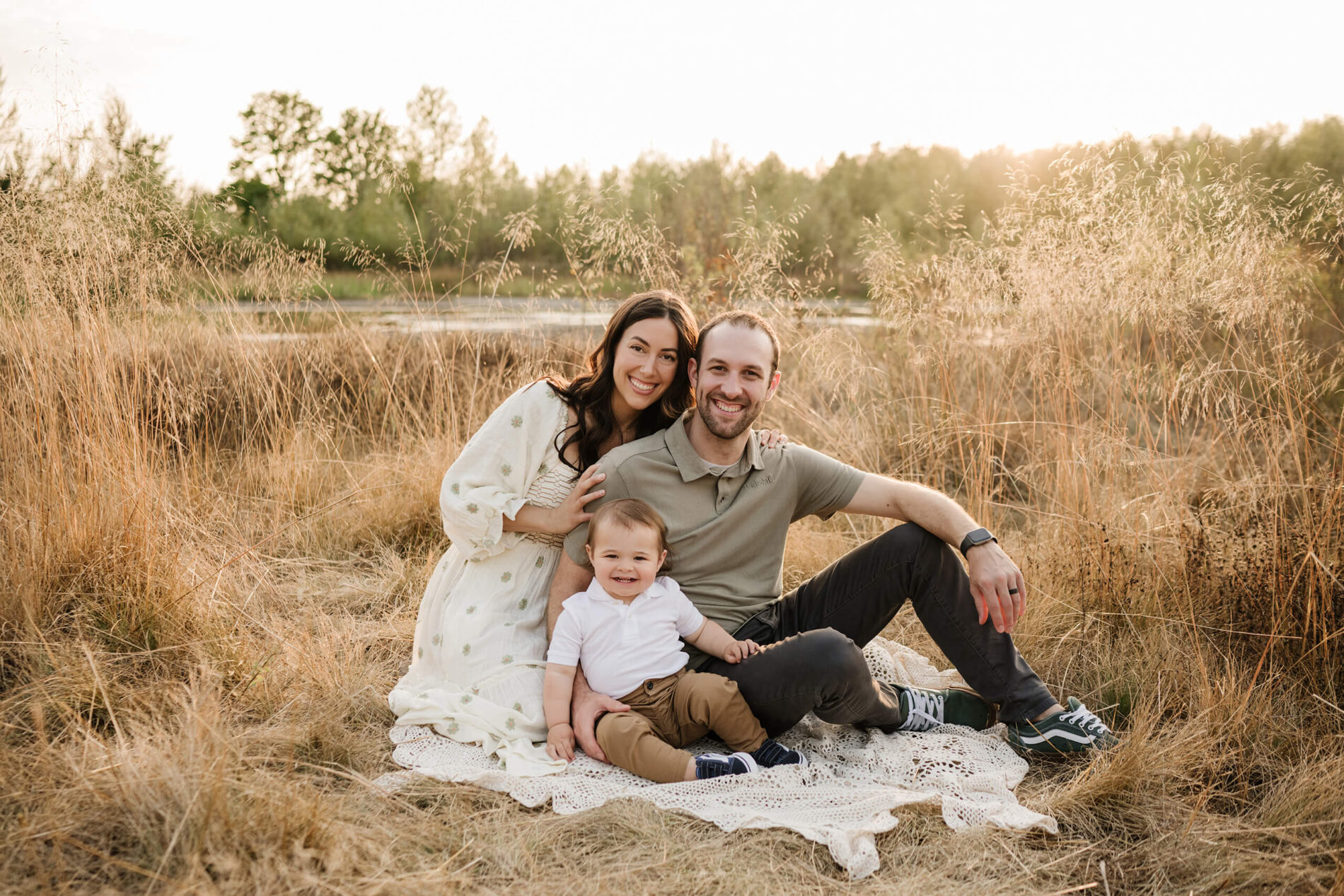 Outdoor summer family photoshoot near Bellevue