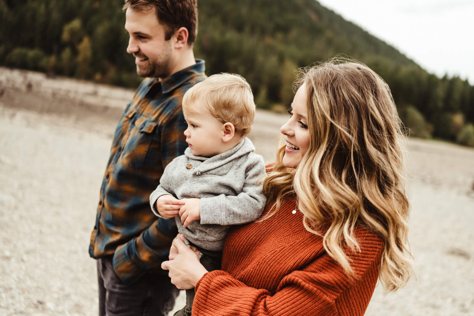 Mountain family mini-session in the Cascades