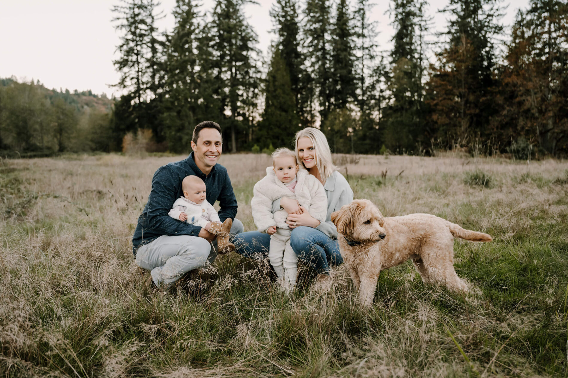 Outdoor lifestyle family photo shoot in the Redmond area during winter