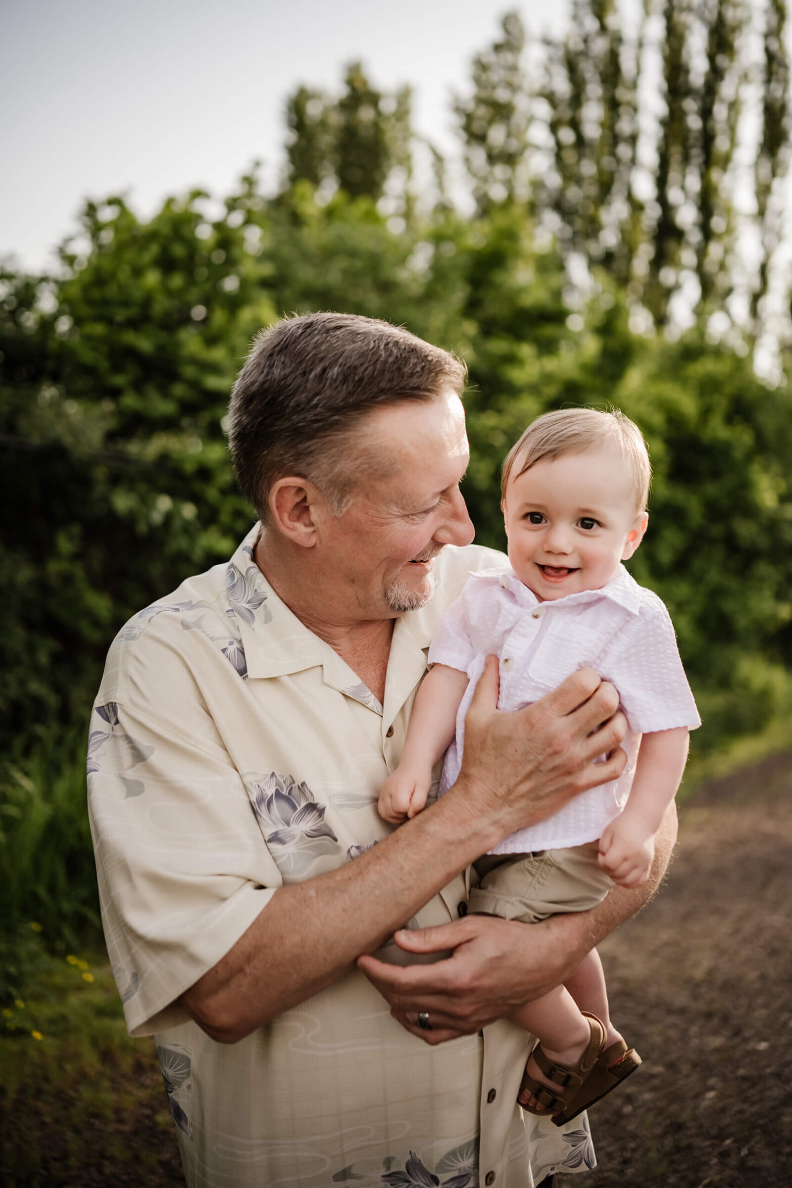 Bellevue area natural family photoshoot with grandparents