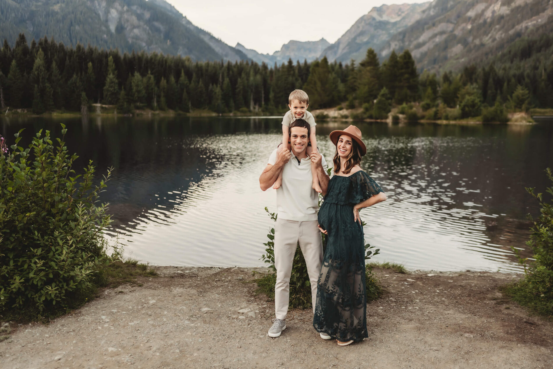 Seattle family photo shoot, Cascades in the background