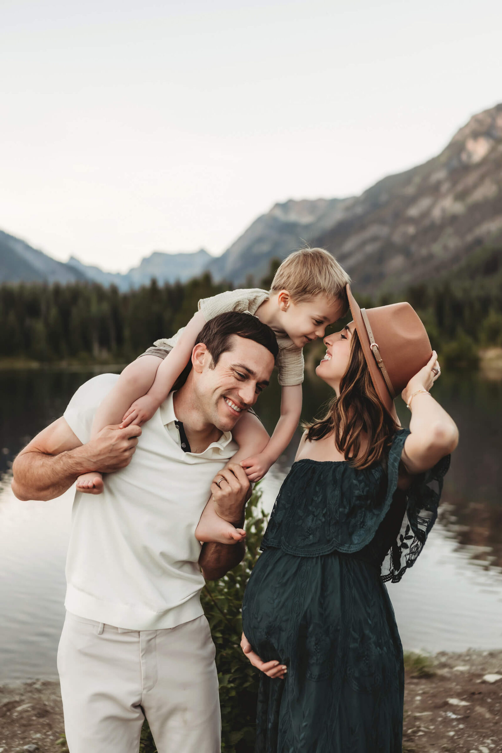 Seattle family photo shoot, Cascades in the background