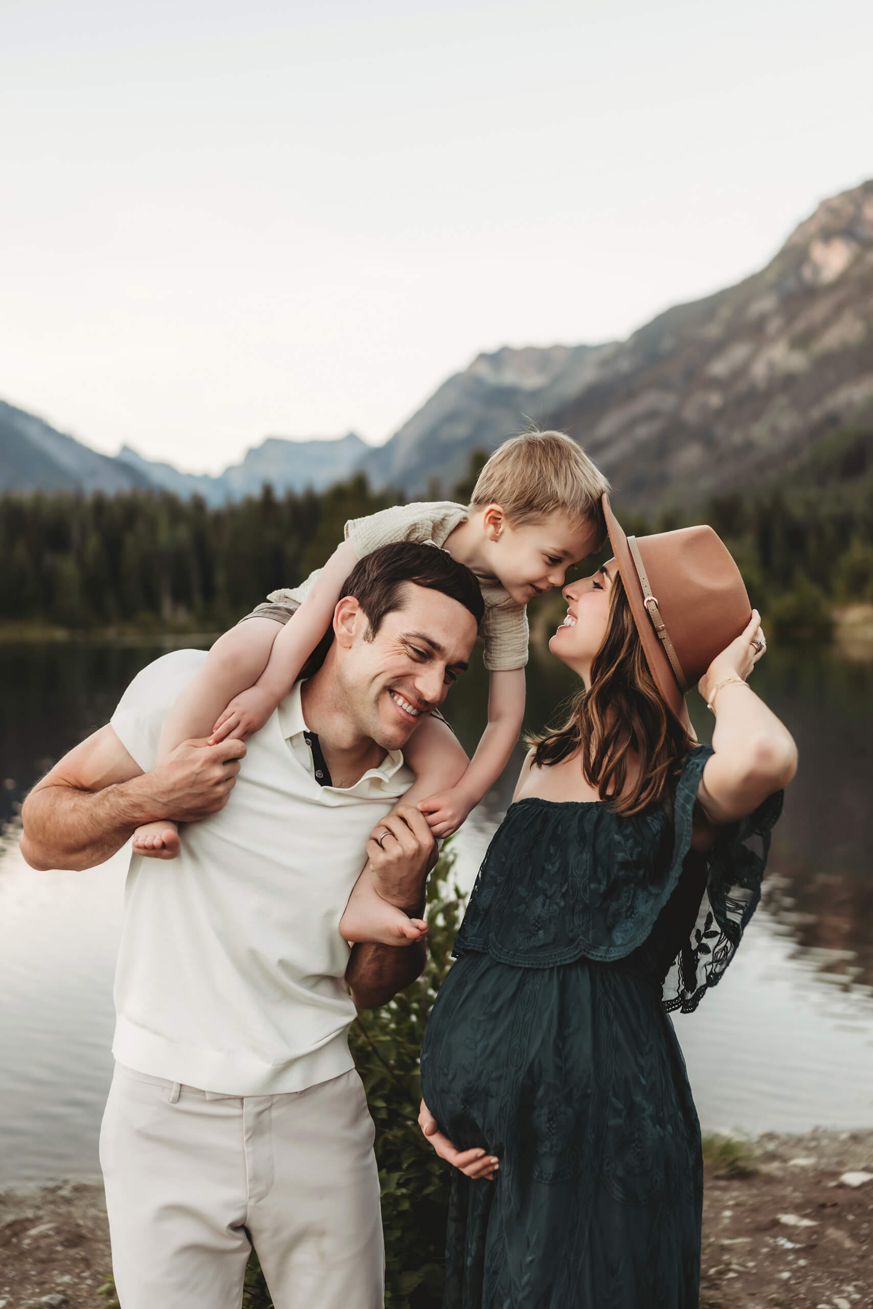 Seattle family photo shoot, Cascades in the background