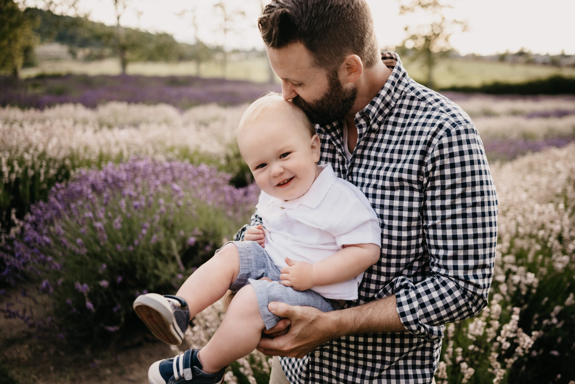 Professional family photographer on a lavender in Seattle area