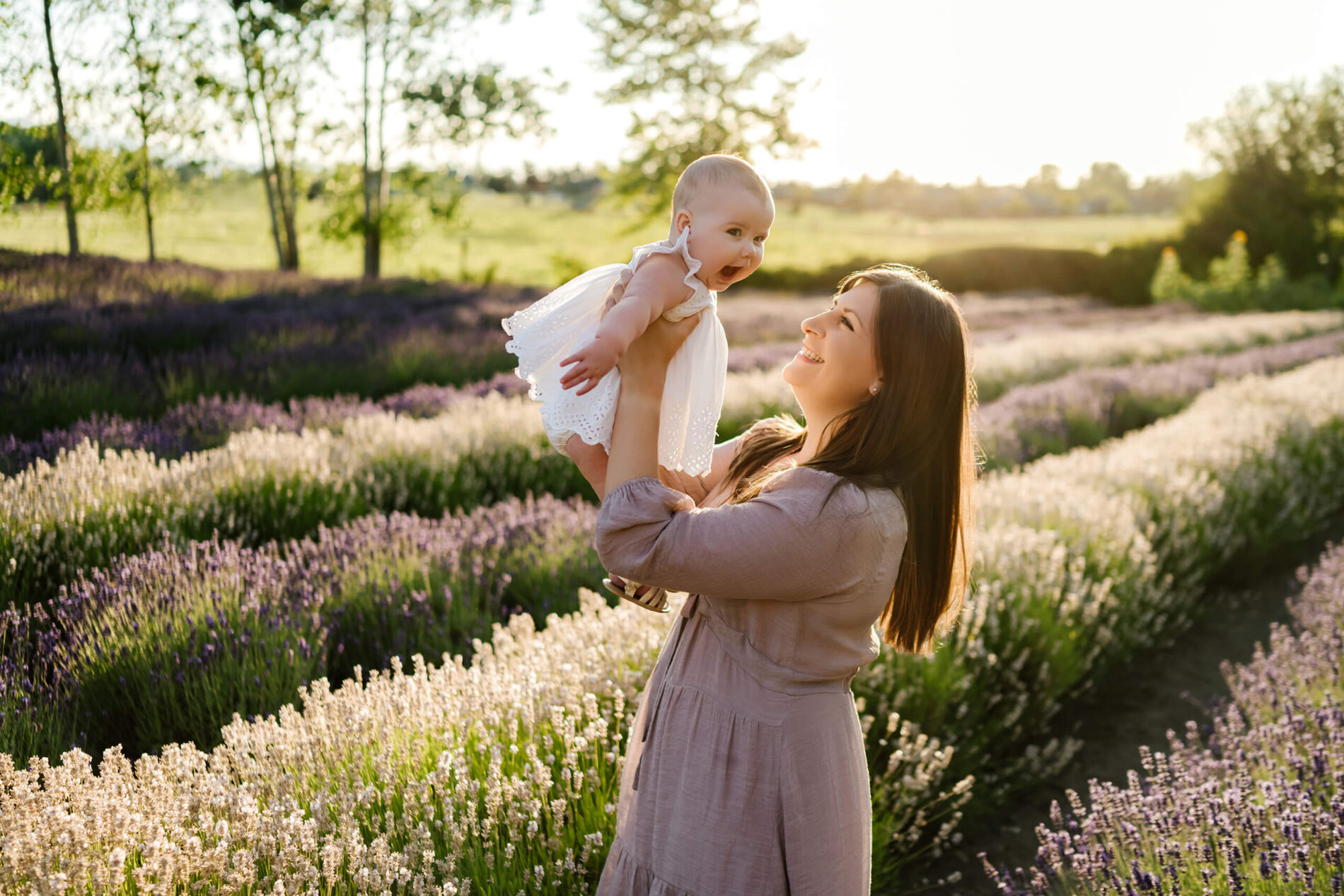 Fun and natural family photo shoot on a beautiful lavender farm in Seattle area