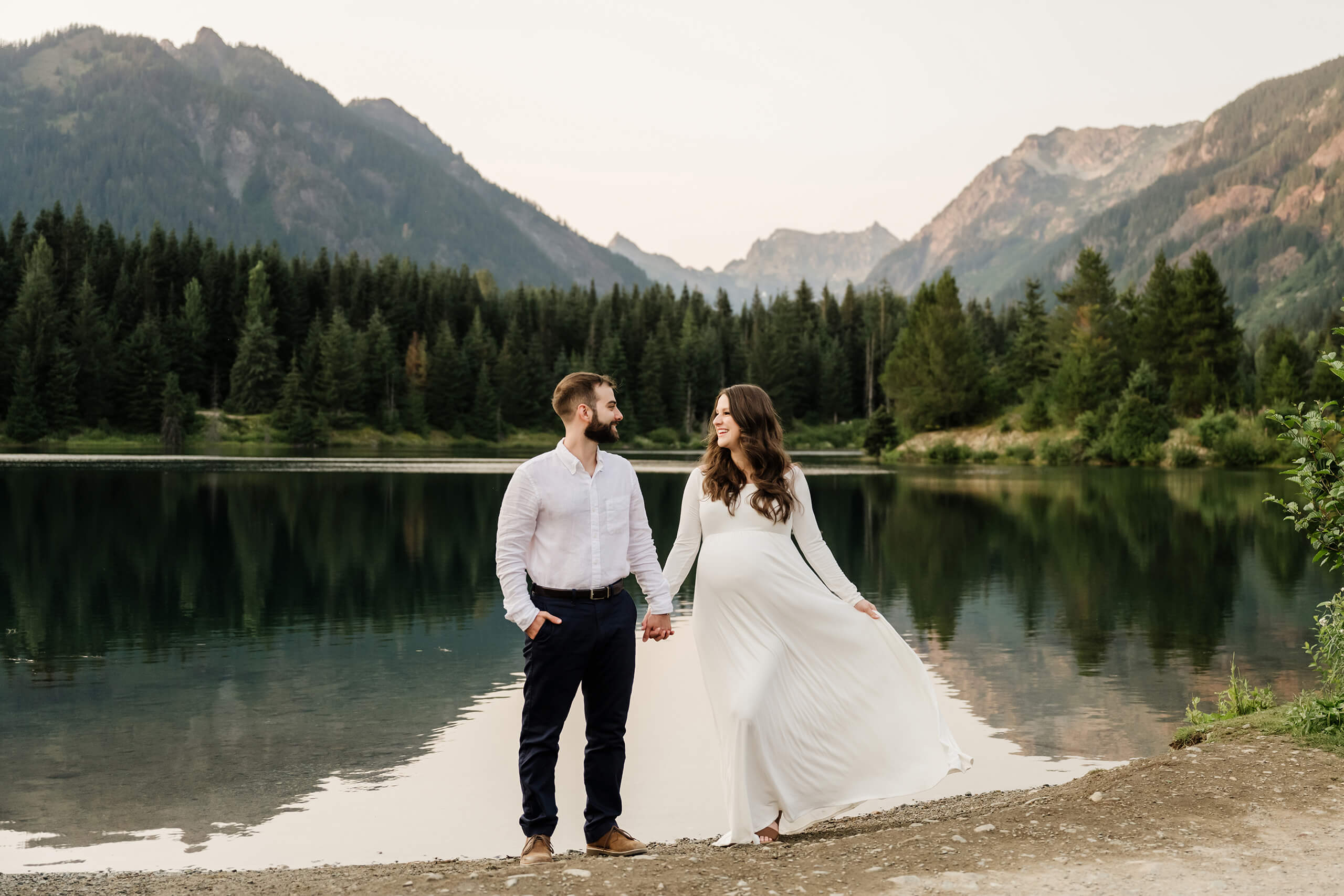 Outdoor pregnancy photo by Seattle, Bellevue maternity photographer