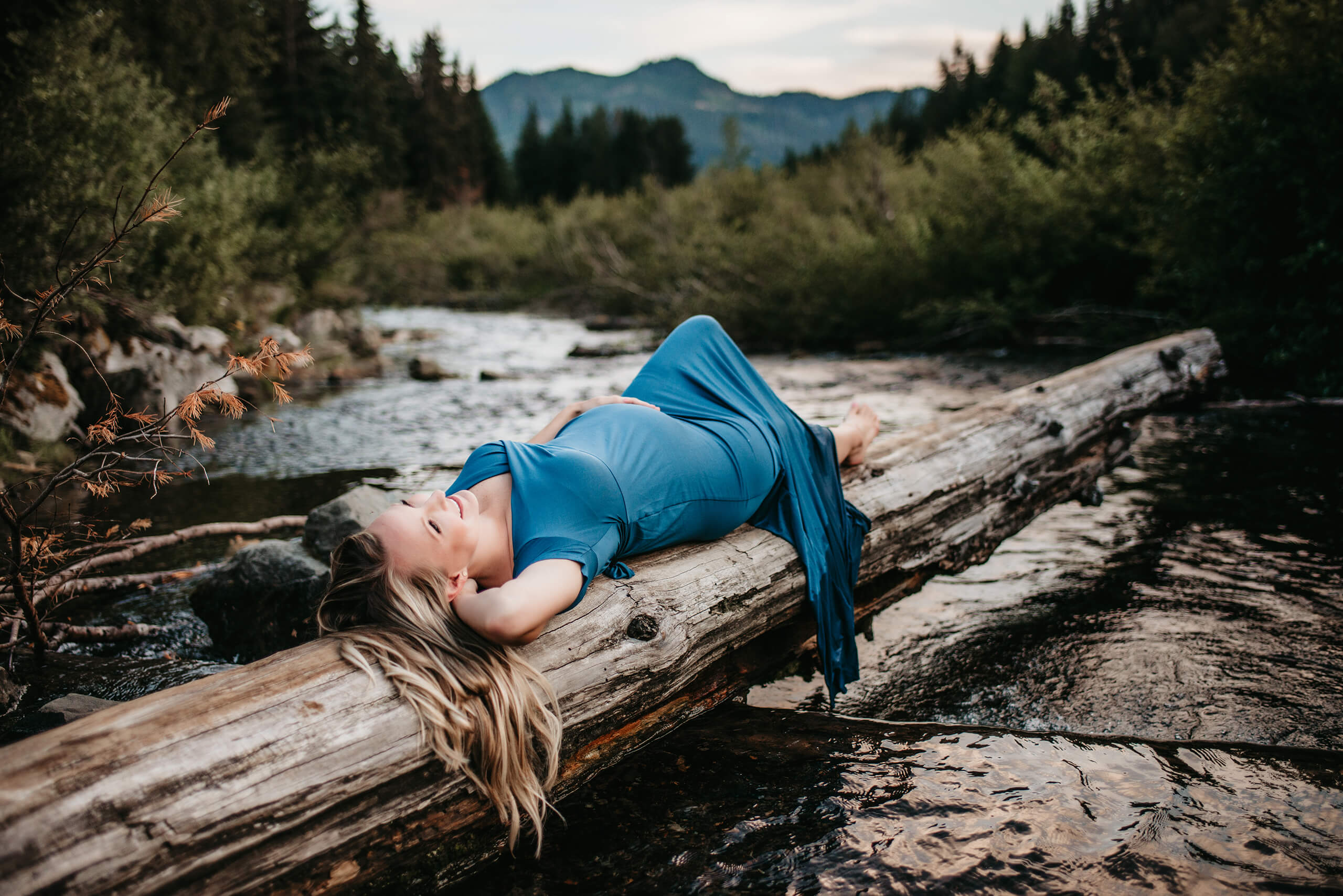 Unique maternity photoshoot near Bellevue WA