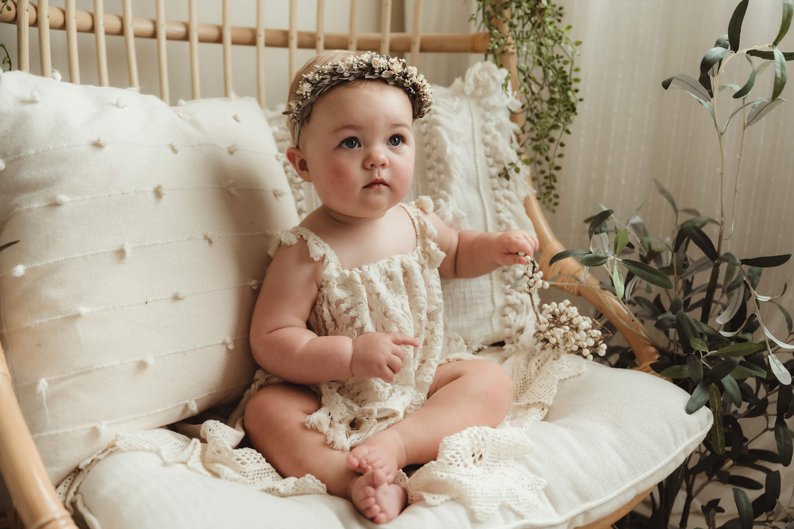 Natural 1 year birthday photo ideas in Bellevue WA