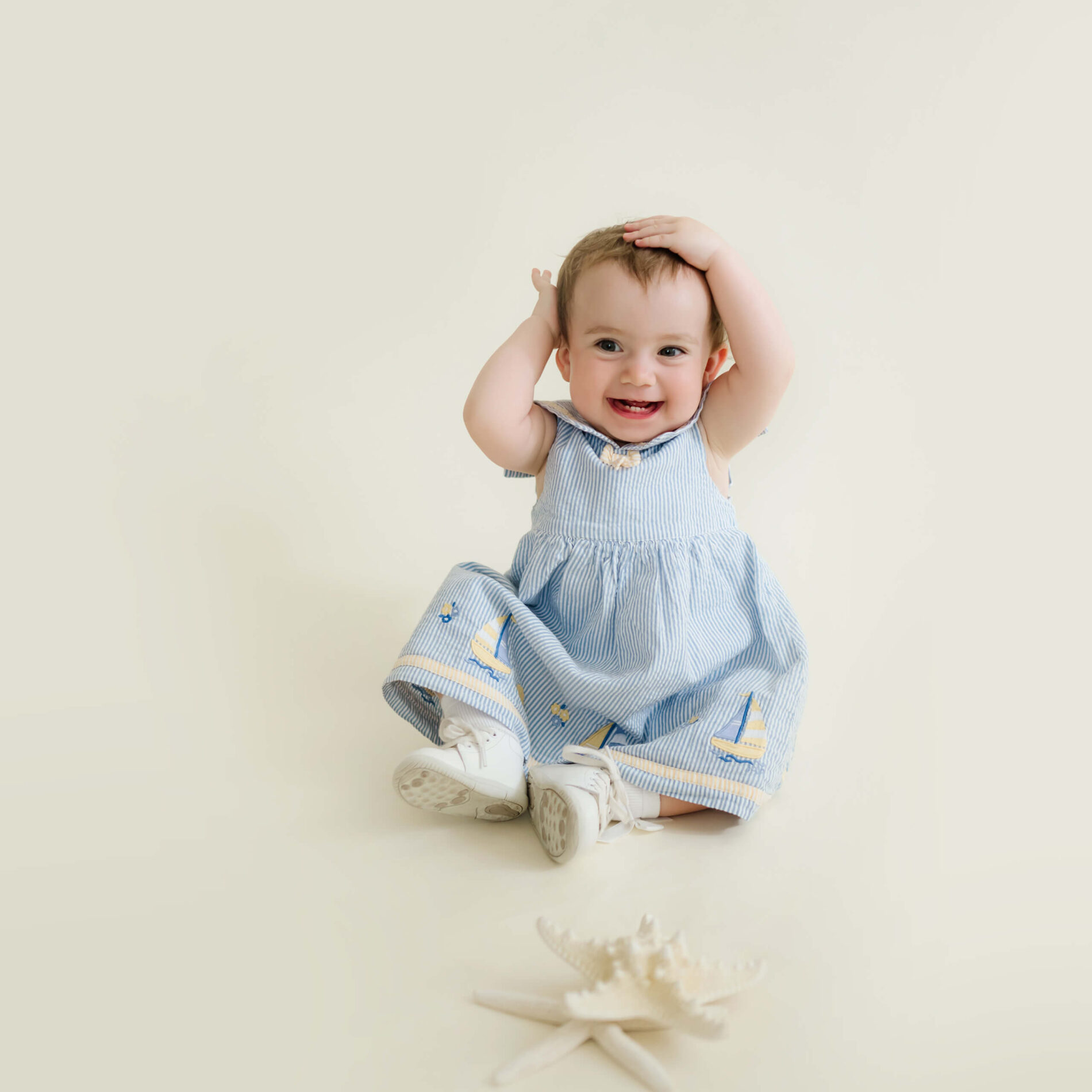 1st birthday photoshoot in a Bellevue studio