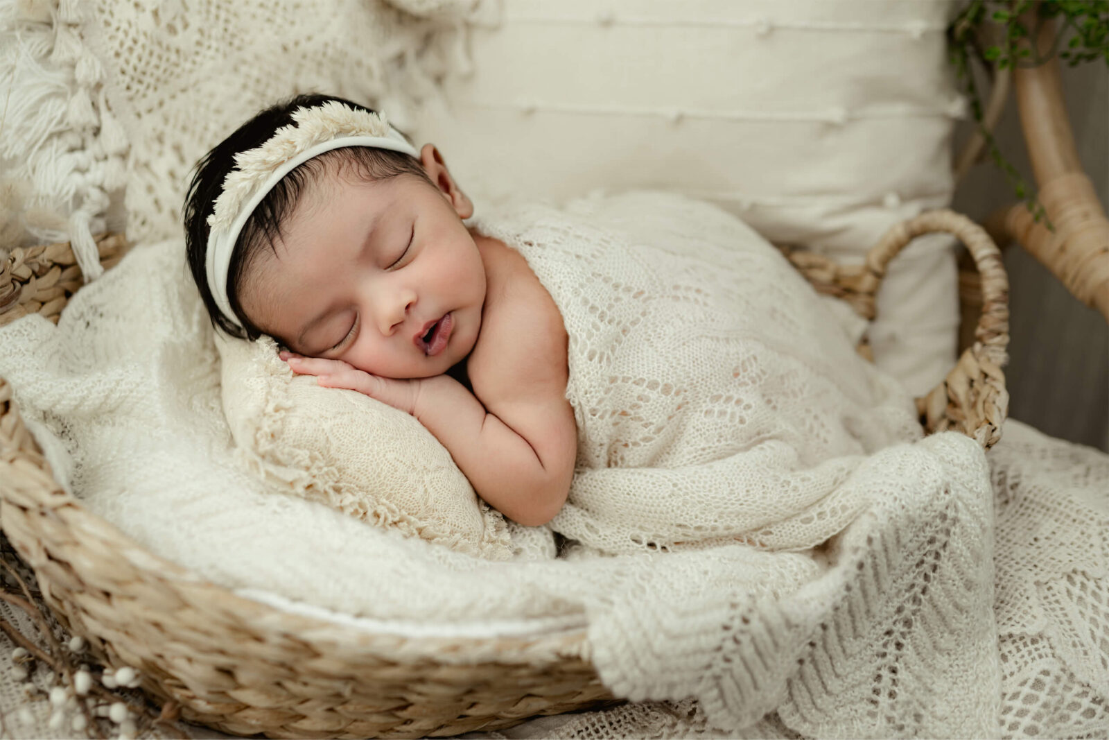 Natural newborn photography in a studio