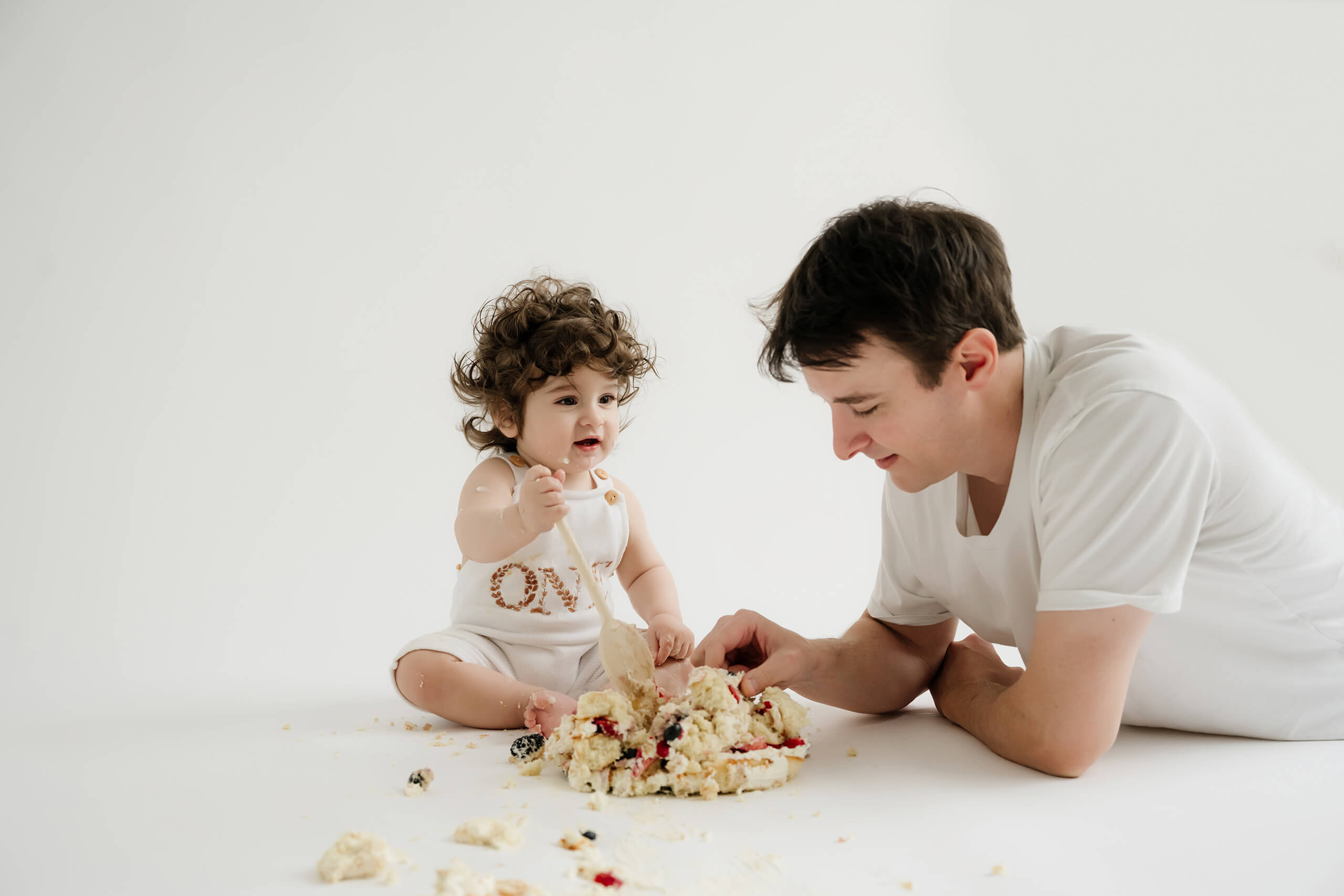 First birthday cake smash session in Seattle