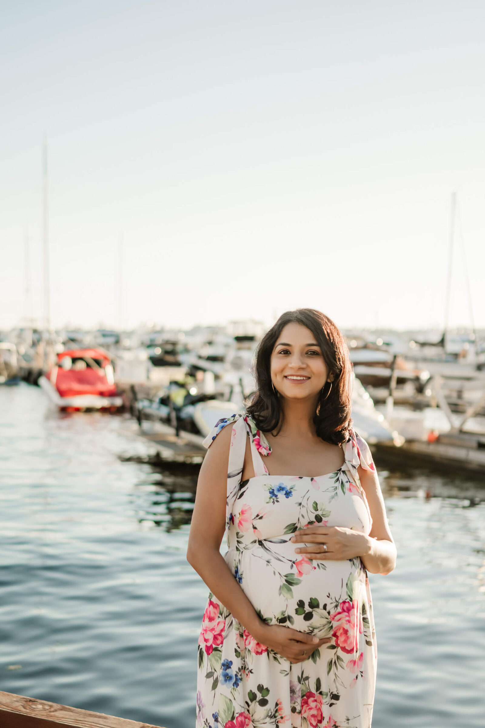 Maternity photoshoot in Kirkland WA with Lake Washington in the background