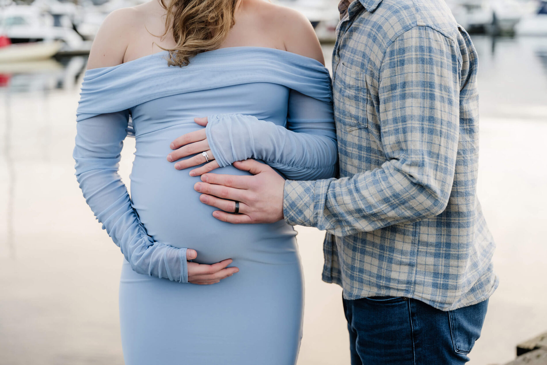 Posing idea for a maternity photoshoot in Kirkland WA